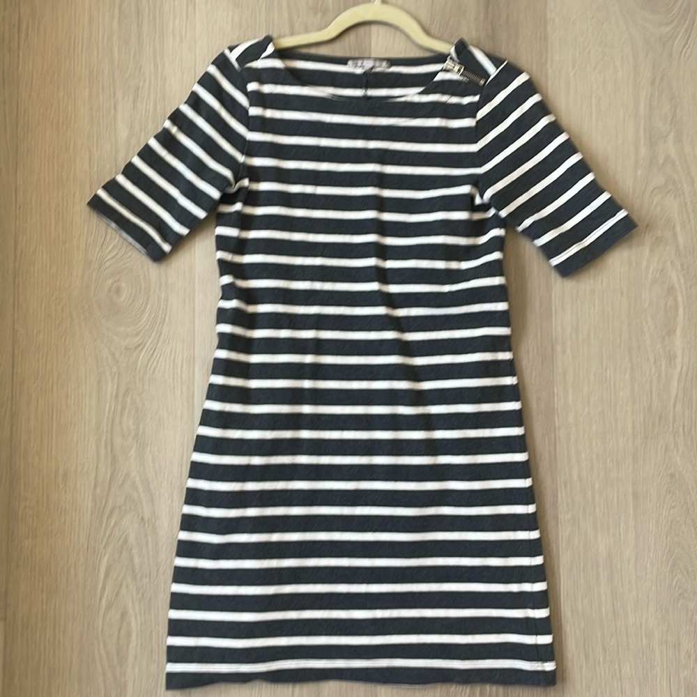 GAP Woman XS Gray Dress White Cotton Nautical Striped Knee Length Coastal Preppy